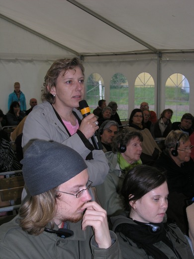 0906160555_keskustelua_15.6._169